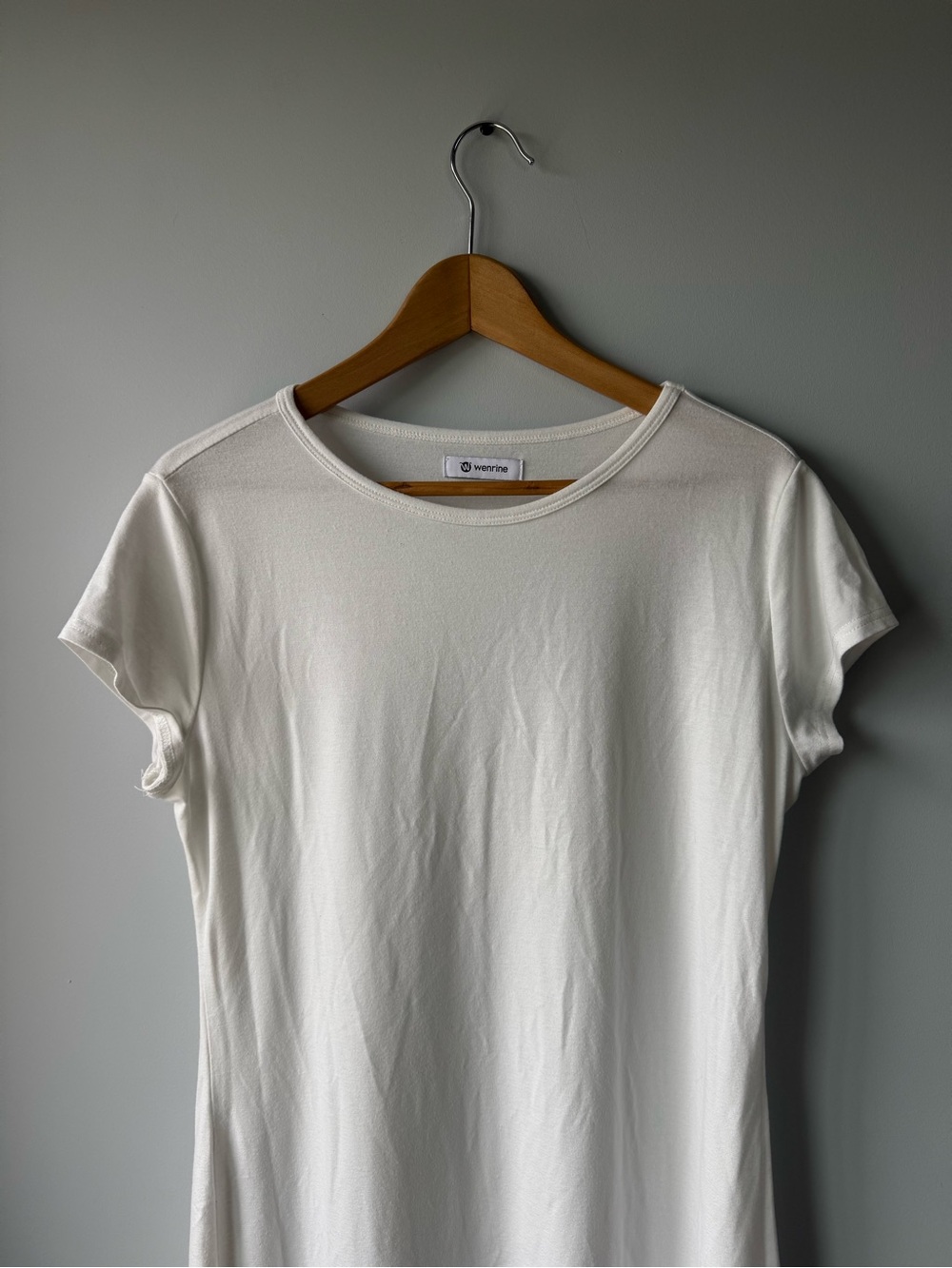 (L) Wenrine Clean White long dress - Picture 2 of 5